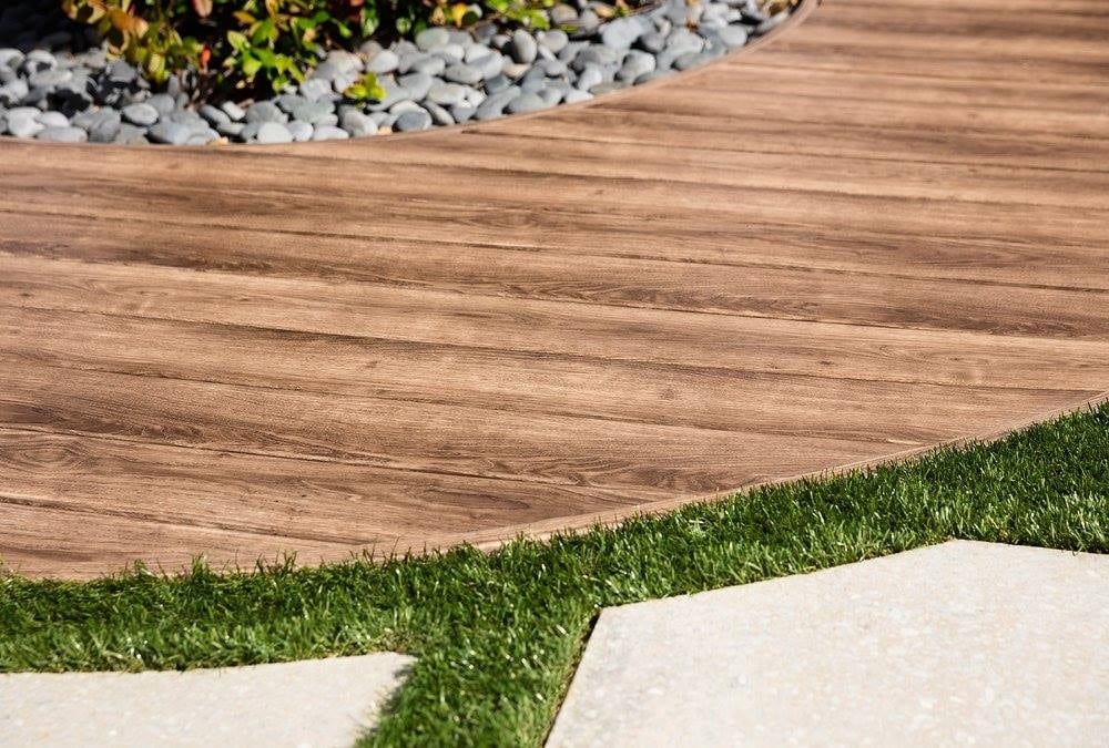Composite Decking What Is It, Types, Pros & Cons Lindus