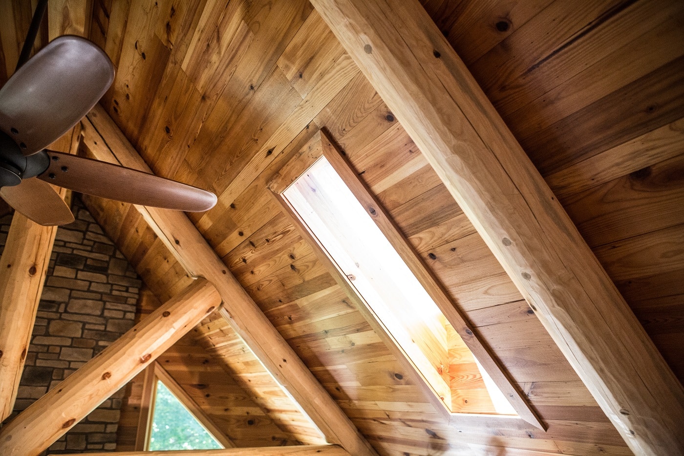  vaulted ceiling in a cabin-style home