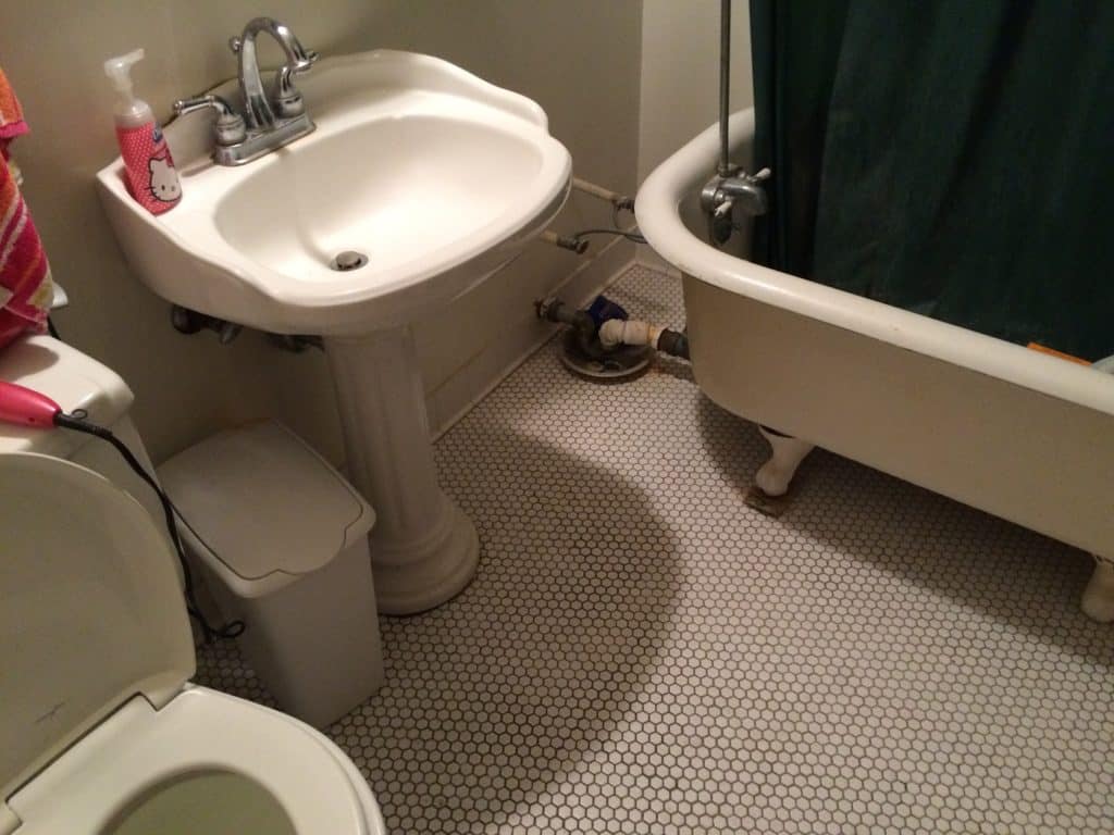 outdated bathroom 