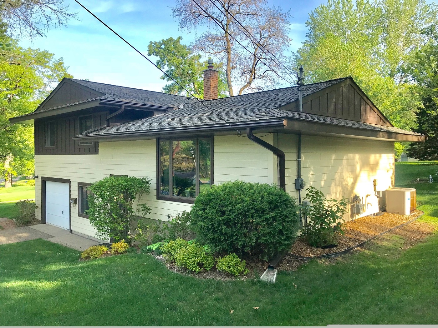  St. Paul home with SeasonGuard windows & LP SmartSide siding installed by Lindus Construction