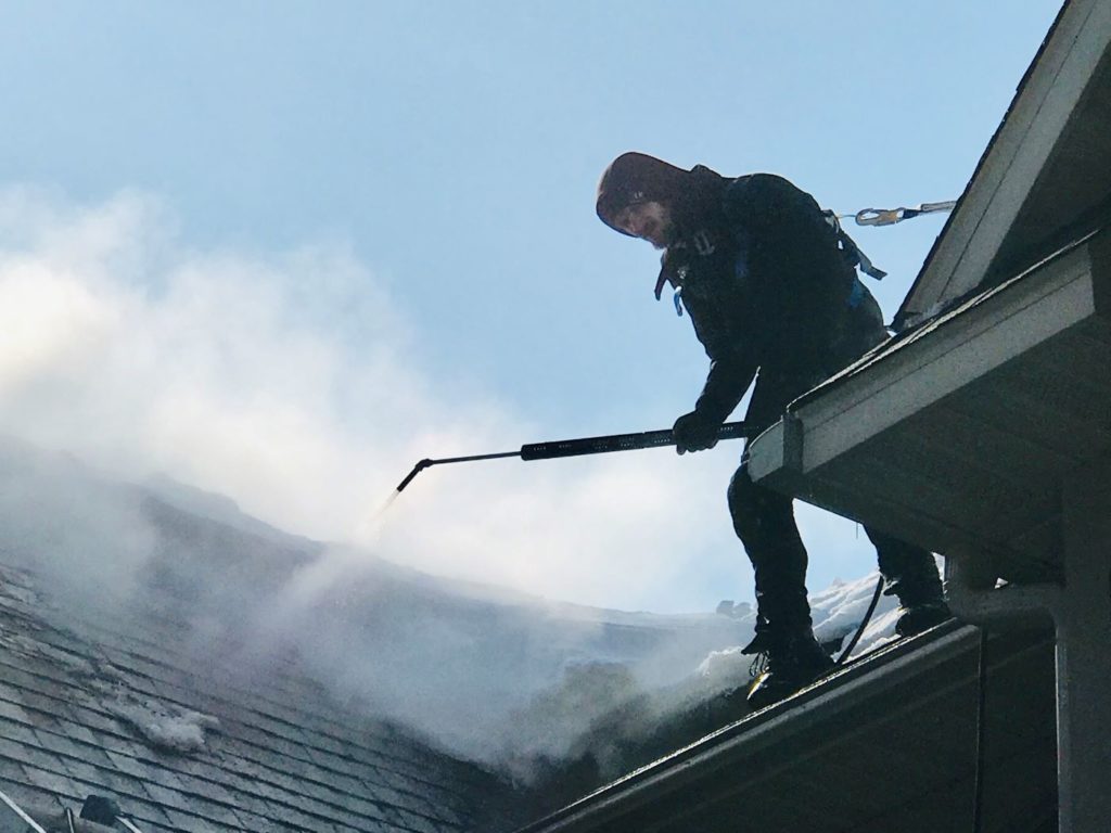 Using Roof Salt Pucks for Ice Dam Removal Lindus