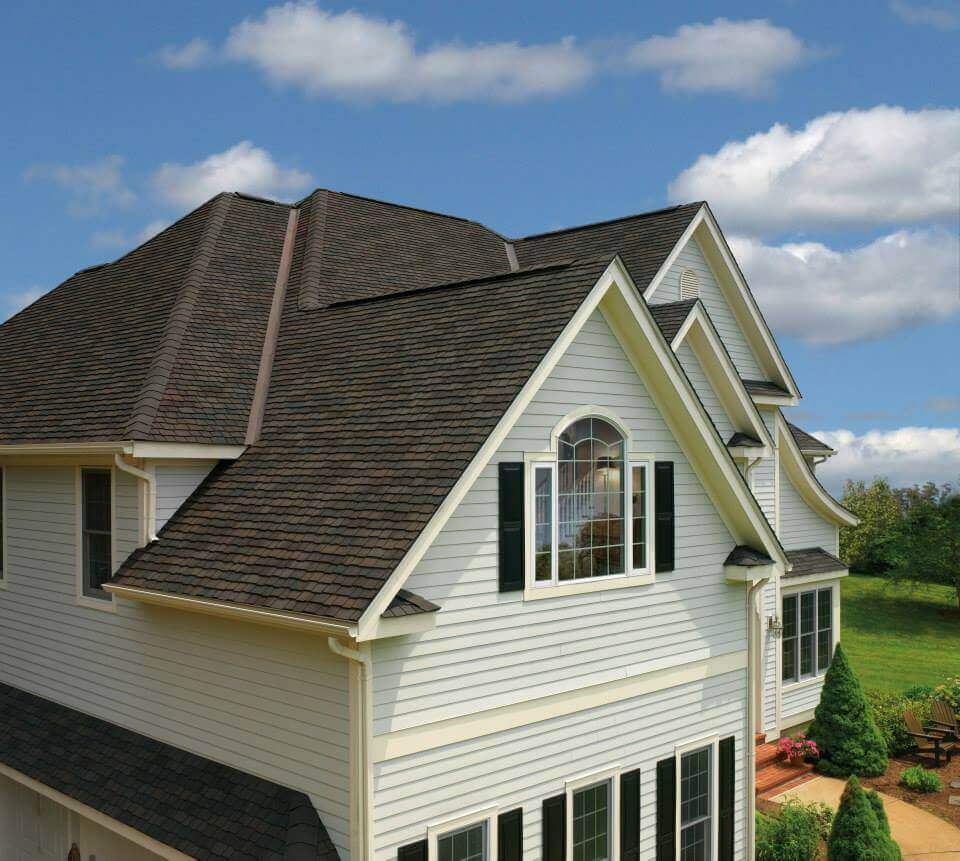 Picture of a home with an asphalt shingle roof.