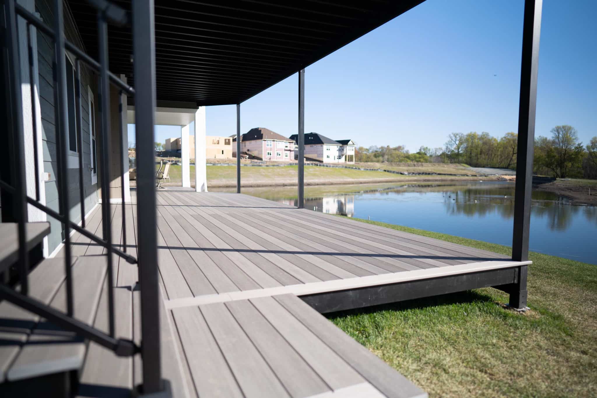 Top Reasons to Choose Composite Decking Over Wood Lindus