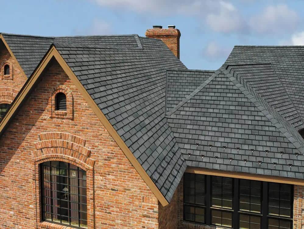 Picture of a home with GAF asphalt shingle roofing.